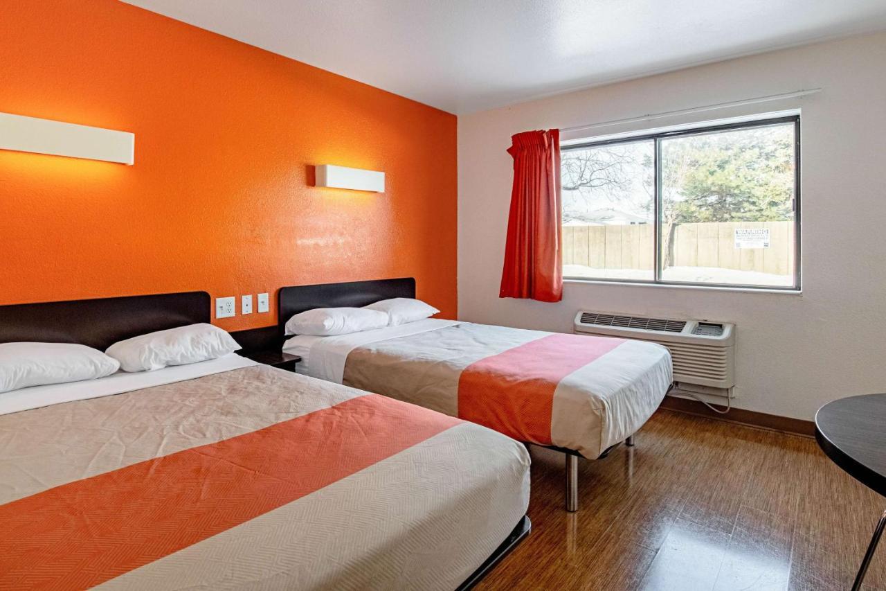 Hotel 6-palatine, Il - Chicago Northwest 2*